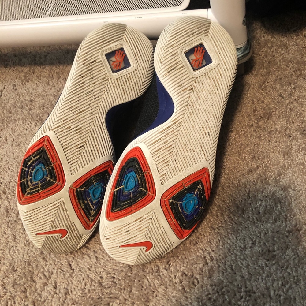 Nike Kyrie 3 Kyrache light Very clean! - Picture 3 of 3